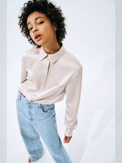 Блузка женская рубашечного кроя с длинным рукавом