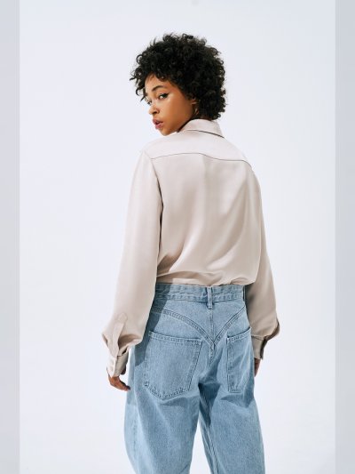 Блузка женская рубашечного кроя с длинным рукавом