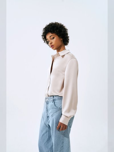 Блузка женская рубашечного кроя с длинным рукавом