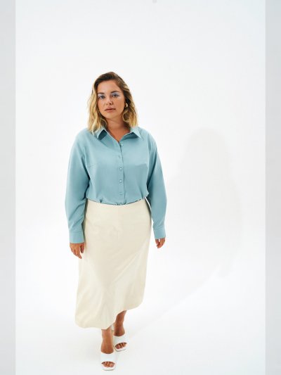 Блузка женская рубашечного кроя с длинным рукавом