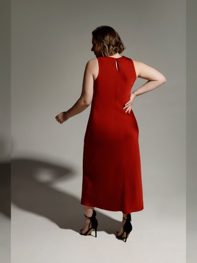 Платье миди женское прилегающего силуэта