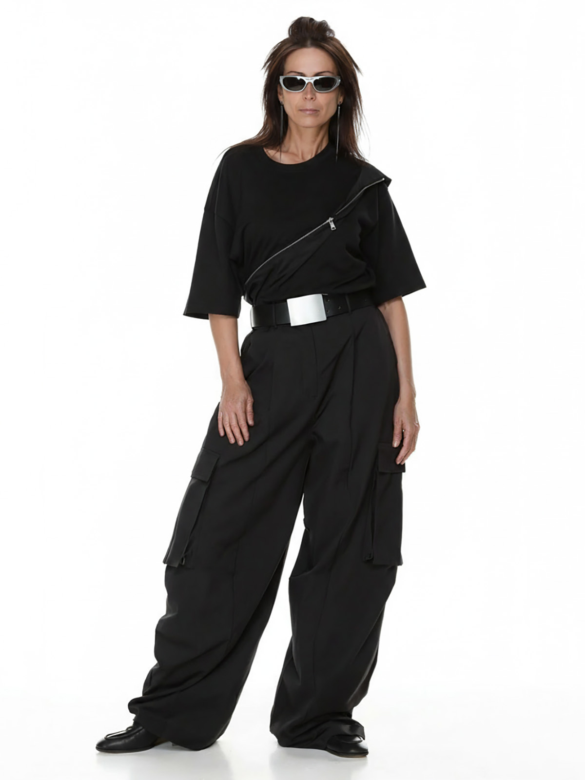 Широкие черные брюки свободного кроя с высокой посадкой