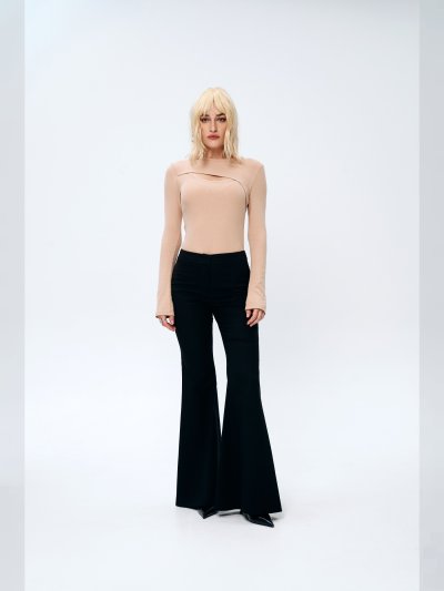 Лонгслив женский с вырезом